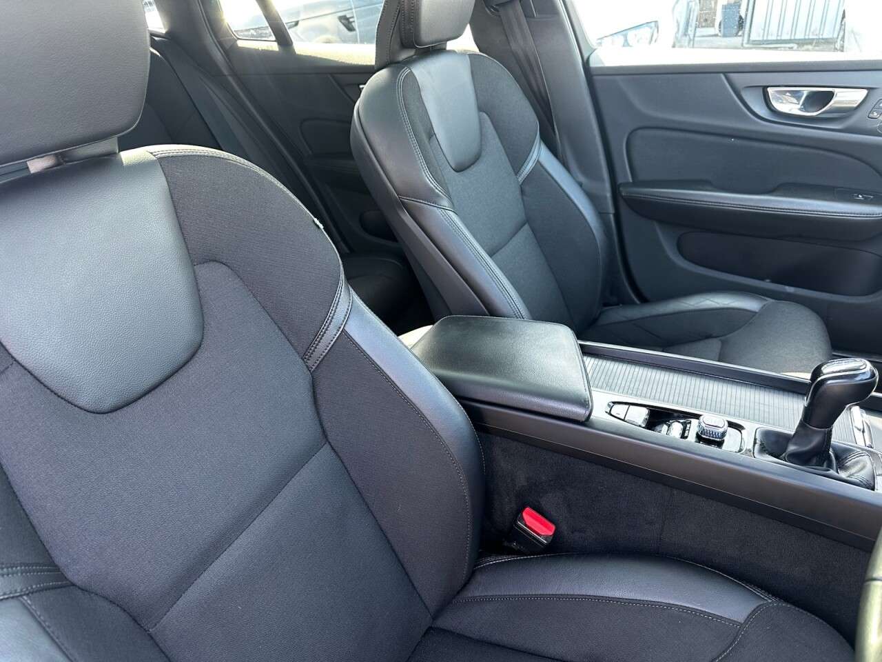 2018 VOLVO V60 2018 VOLVO V60