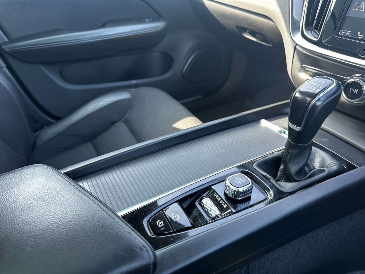 2018 VOLVO V60 2018 VOLVO V60