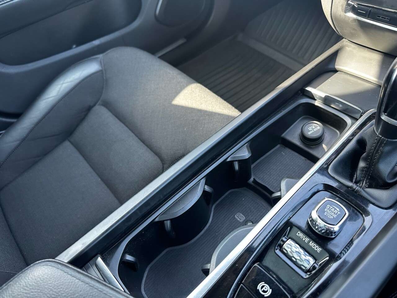 2018 VOLVO V60 2018 VOLVO V60