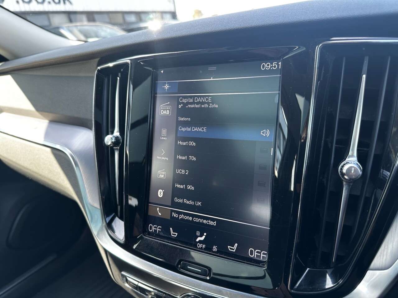 2018 VOLVO V60 2018 VOLVO V60
