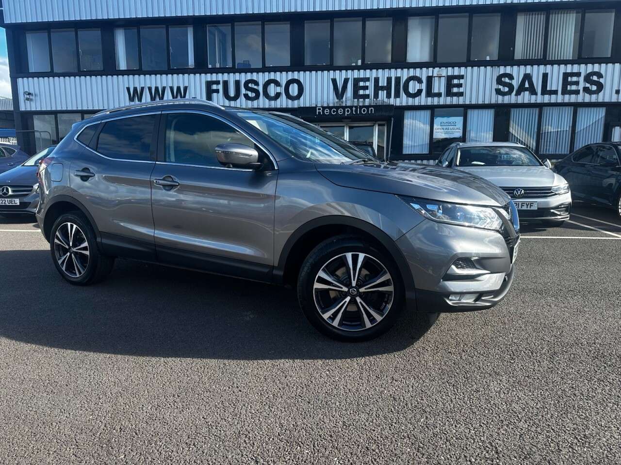A 2020 NISSAN QASHQAI 1.3 DIG-T N-Connecta SUV 5dr Petrol Manual Euro 6 (s/s) (140 ps) 360° C A 2020 NISSAN QASHQAI 1.3 DIG-T N-Connecta SUV 5dr Petrol Manual Euro 6 (s/s) (140 ps) 360° C