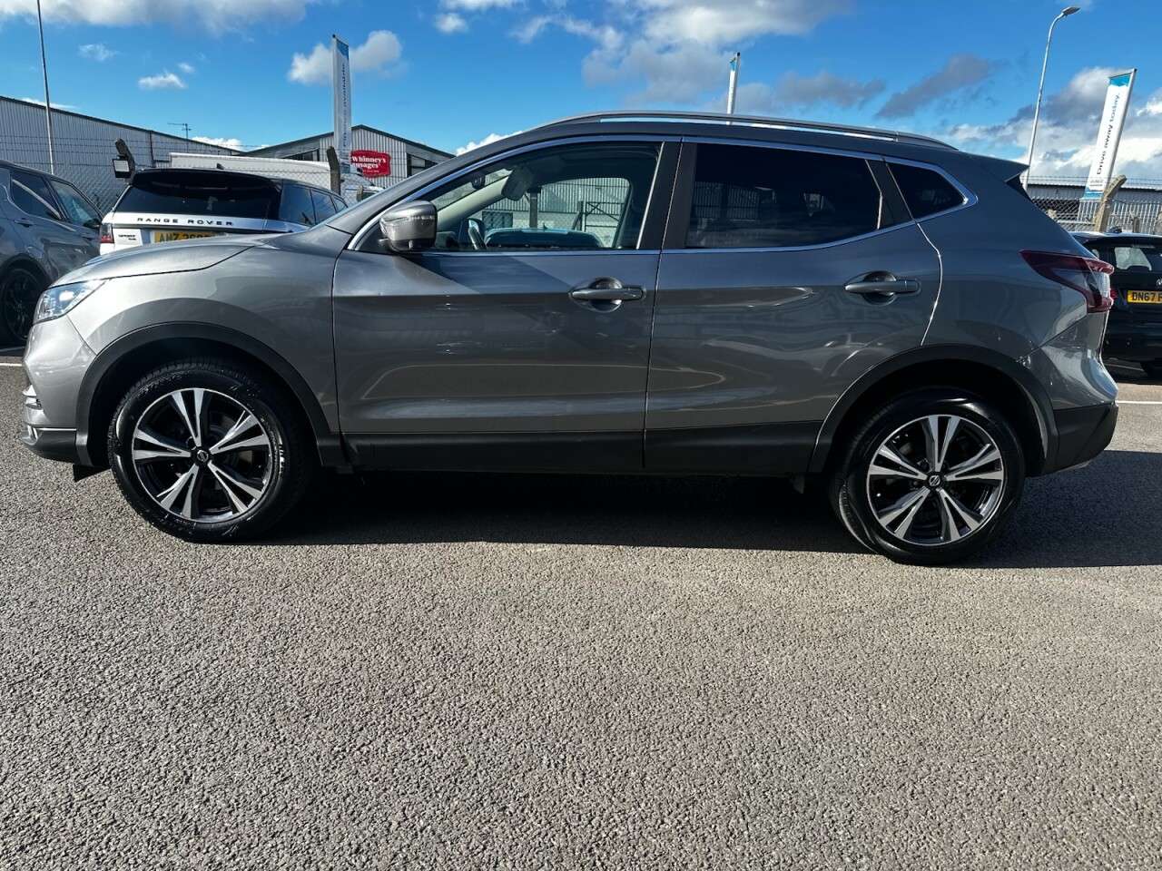 A 2020 NISSAN QASHQAI 1.3 DIG-T N-Connecta SUV 5dr Petrol Manual Euro 6 (s/s) (140 ps) 360° C A 2020 NISSAN QASHQAI 1.3 DIG-T N-Connecta SUV 5dr Petrol Manual Euro 6 (s/s) (140 ps) 360° C