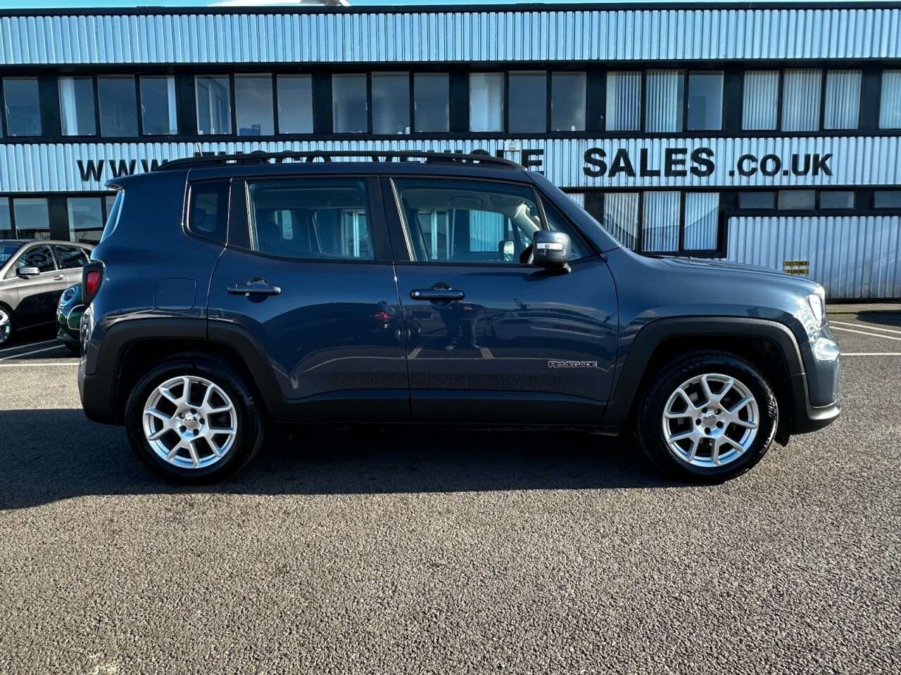 A 2020 JEEP RENEGADE 1.0 GSE T3 Longitude SUV 5dr Petrol Manual Euro 6 (s/s) (120 ps) GOOD SERVI A 2020 JEEP RENEGADE 1.0 GSE T3 Longitude SUV 5dr Petrol Manual Euro 6 (s/s) (120 ps) GOOD SERVI