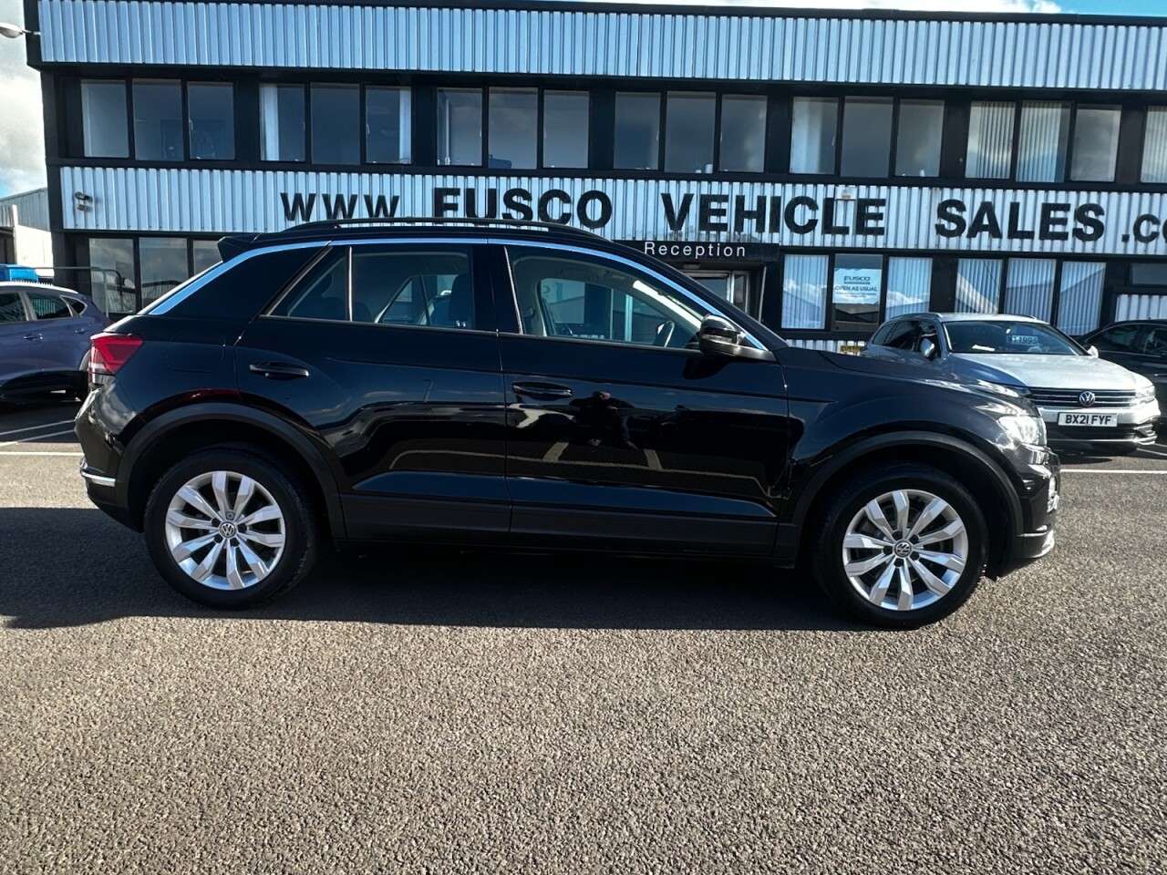 A 2018 VOLKSWAGEN T-ROC 1.0 TSI SE SUV 5dr Petrol Manual Euro 6 (s/s) (115 ps) APPLE CARPLAY, ANDRO A 2018 VOLKSWAGEN T-ROC 1.0 TSI SE SUV 5dr Petrol Manual Euro 6 (s/s) (115 ps) APPLE CARPLAY, ANDRO