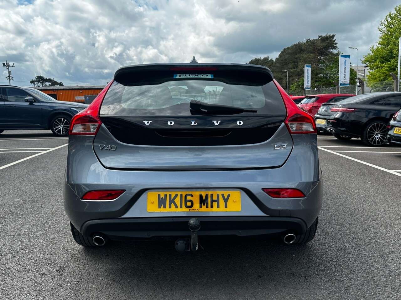 2016 VOLVO V40 2016 VOLVO V40