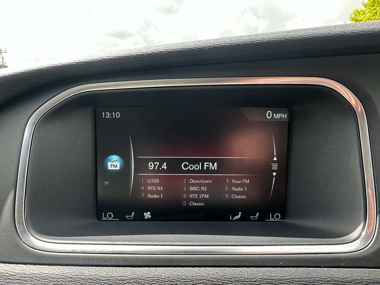 2016 VOLVO V40 2016 VOLVO V40