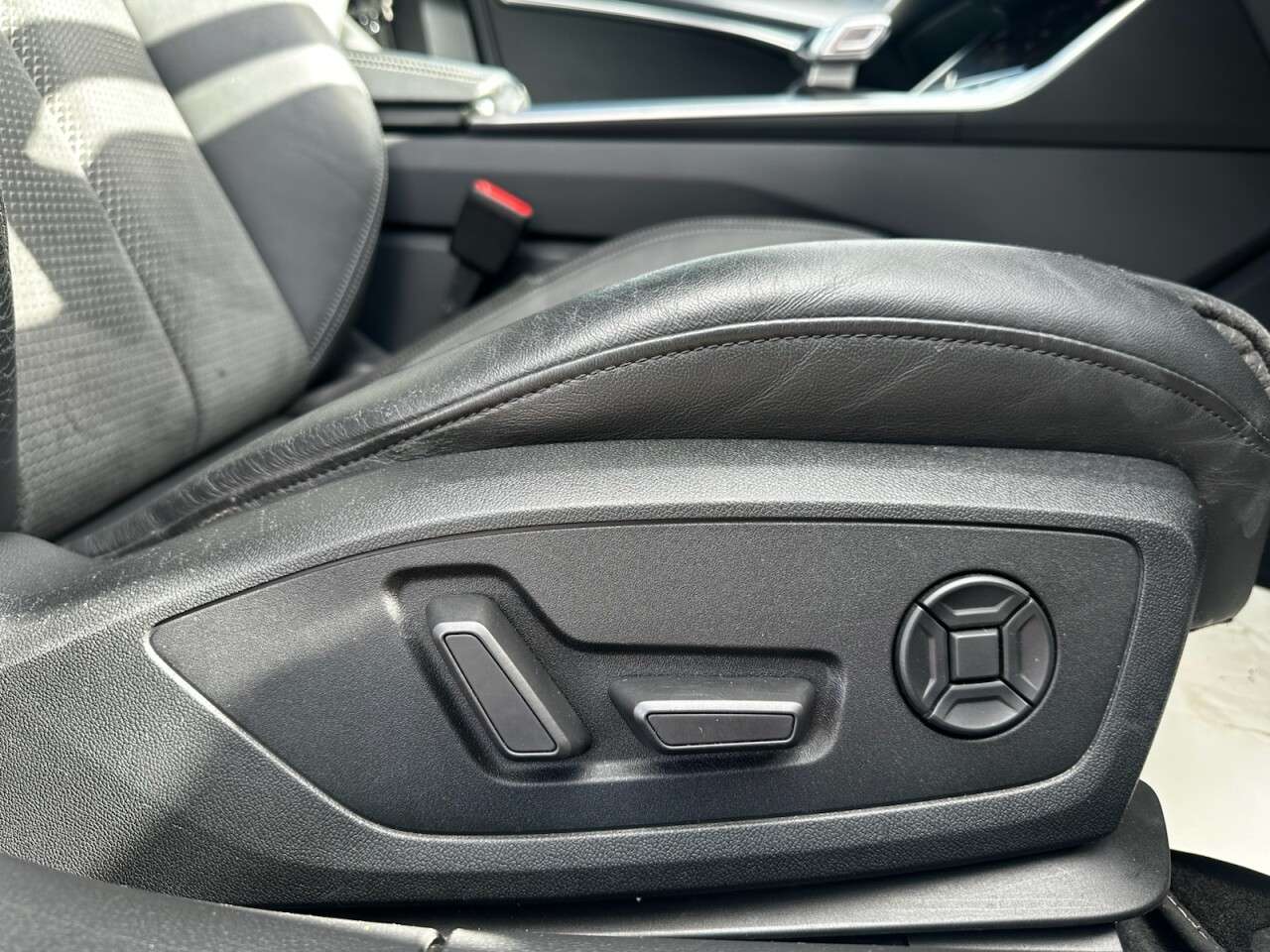 2021 AUDI A6 2021 AUDI A6
