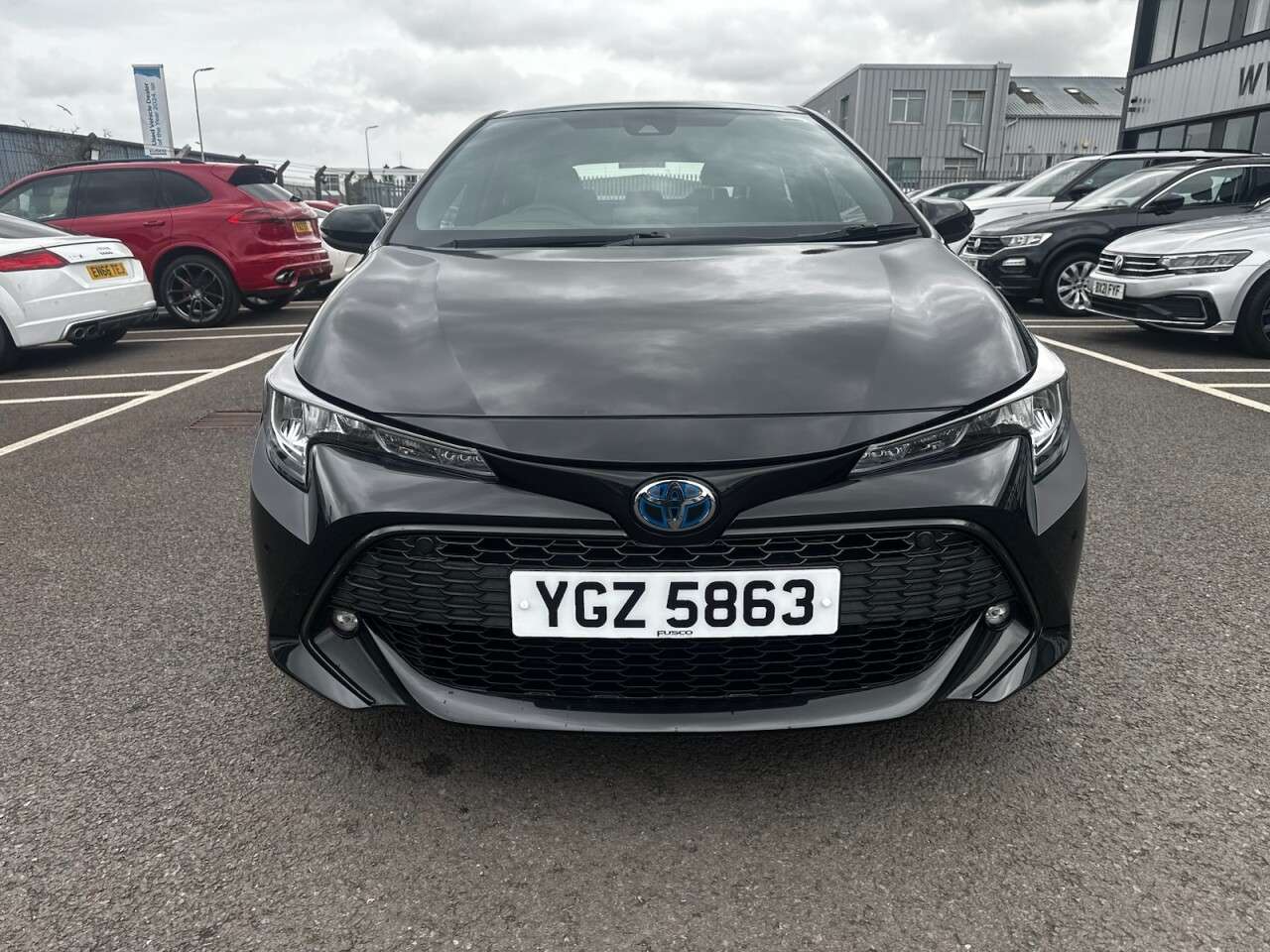 A 2023 TOYOTA COROLLA 1.8 VVT-h GPF Icon Tech Hatchback 5dr Petrol Hybrid CVT Euro 6 (s/s) (122 p A 2023 TOYOTA COROLLA 1.8 VVT-h GPF Icon Tech Hatchback 5dr Petrol Hybrid CVT Euro 6 (s/s) (122 p