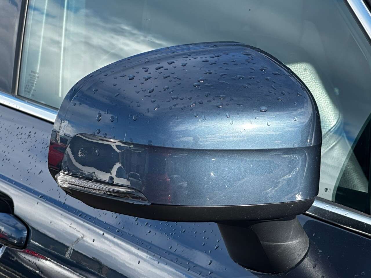 A 2021 VOLVO XC90 2.0 B5 MHEV Momentum SUV 5dr Diesel Hybrid Auto 4WD Euro 6 (s/s) (235 ps) L A 2021 VOLVO XC90 2.0 B5 MHEV Momentum SUV 5dr Diesel Hybrid Auto 4WD Euro 6 (s/s) (235 ps) L