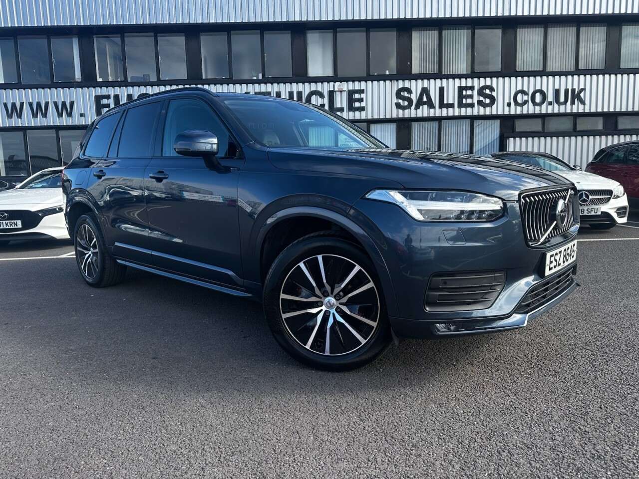 A 2021 VOLVO XC90 2.0 B5 MHEV Momentum SUV 5dr Diesel Hybrid Auto 4WD Euro 6 (s/s) (235 ps) L A 2021 VOLVO XC90 2.0 B5 MHEV Momentum SUV 5dr Diesel Hybrid Auto 4WD Euro 6 (s/s) (235 ps) L