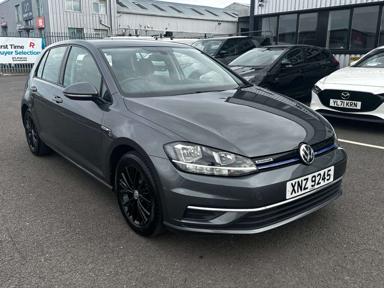 A 2017 VOLKSWAGEN GOLF 1.5 TSI EVO SE Nav Hatchback 5dr Petrol Manual Euro 6 (s/s) (130 ps) SAT NA A 2017 VOLKSWAGEN GOLF 1.5 TSI EVO SE Nav Hatchback 5dr Petrol Manual Euro 6 (s/s) (130 ps) SAT NA