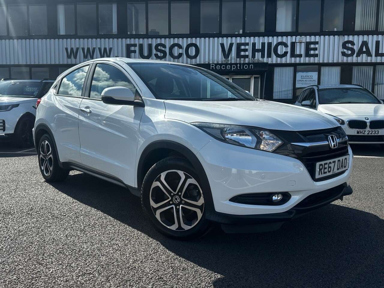 A 2017 HONDA HR-V 1.5 i-VTEC SE SUV 5dr Petrol Manual Euro 6 (s/s) (130 ps) PARKING SENSORS, A 2017 HONDA HR-V 1.5 i-VTEC SE SUV 5dr Petrol Manual Euro 6 (s/s) (130 ps) PARKING SENSORS,