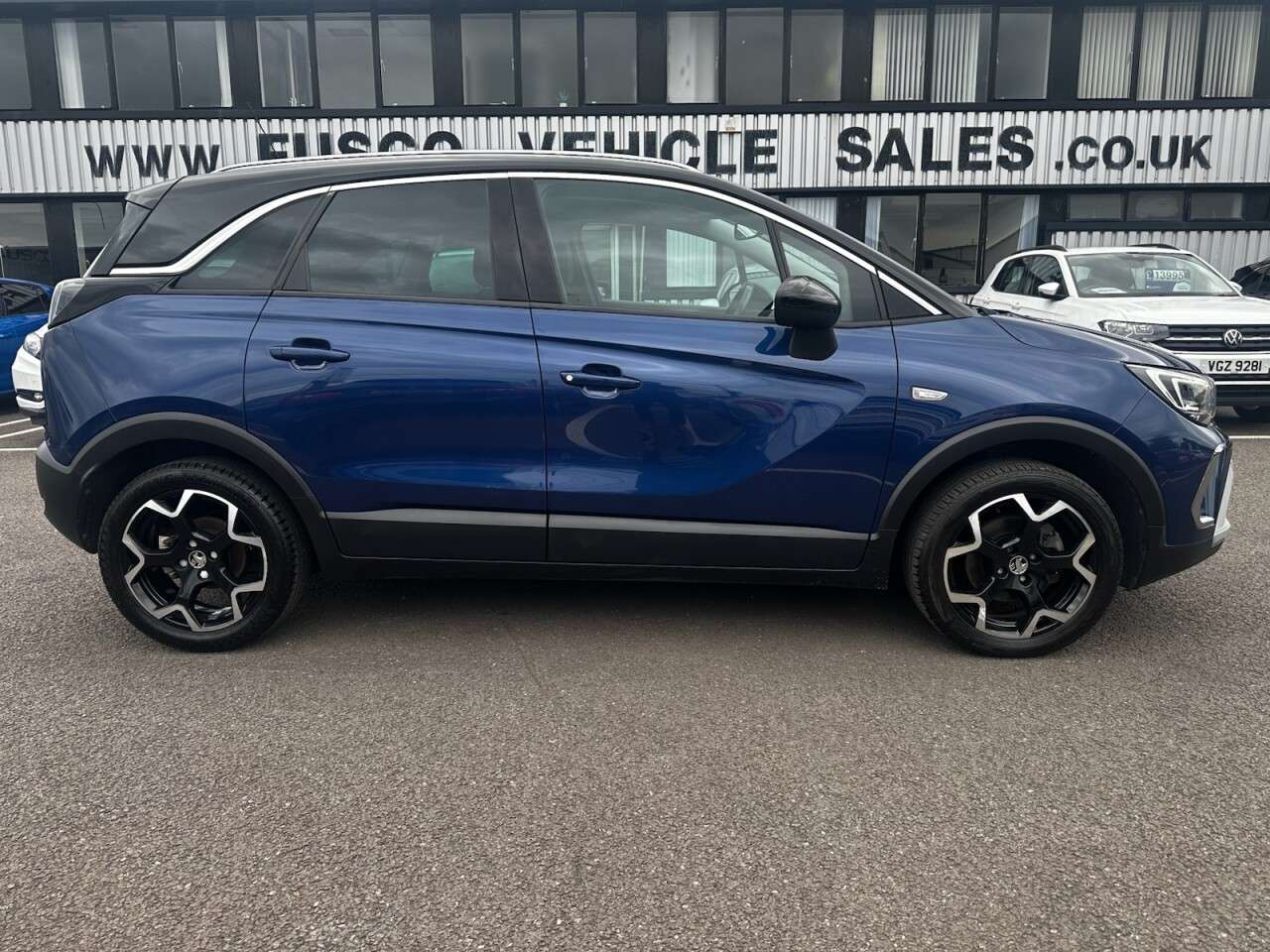 A 2021 VAUXHALL CROSSLAND 1.2 Turbo SRi Nav SUV 5dr Petrol Manual Euro 6 (s/s) (130 ps) SAT NAV, PARK A 2021 VAUXHALL CROSSLAND 1.2 Turbo SRi Nav SUV 5dr Petrol Manual Euro 6 (s/s) (130 ps) SAT NAV, PARK
