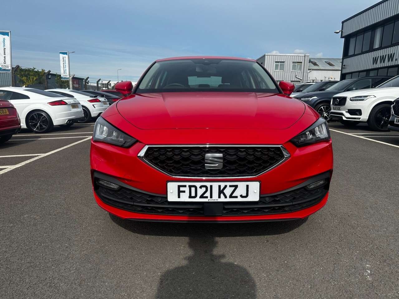 A 2021 SEAT LEON 1.0 TSI EVO SE Dynamic Hatchback 5dr Petrol Manual Euro 6 (s/s) (110 ps) VI A 2021 SEAT LEON 1.0 TSI EVO SE Dynamic Hatchback 5dr Petrol Manual Euro 6 (s/s) (110 ps) VI