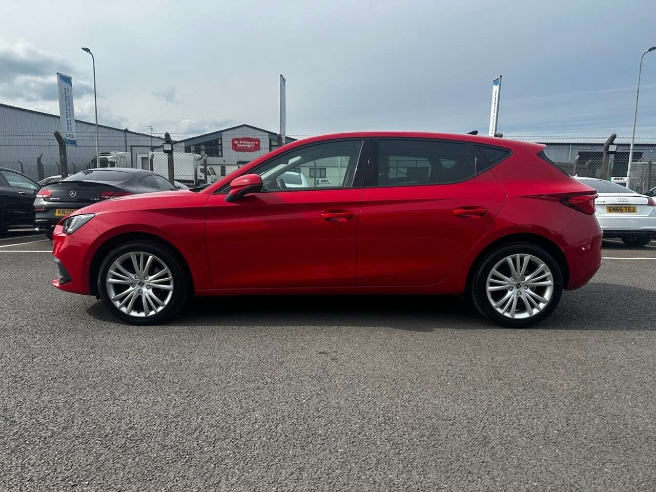 A 2021 SEAT LEON 1.0 TSI EVO SE Dynamic Hatchback 5dr Petrol Manual Euro 6 (s/s) (110 ps) VI A 2021 SEAT LEON 1.0 TSI EVO SE Dynamic Hatchback 5dr Petrol Manual Euro 6 (s/s) (110 ps) VI