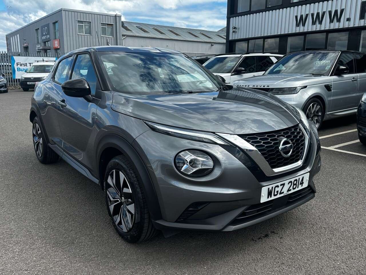 A 2022 NISSAN JUKE 1.0 DIG-T Acenta SUV 5dr Petrol Manual Euro 6 (s/s) (114 ps) FULL SERVICE H A 2022 NISSAN JUKE 1.0 DIG-T Acenta SUV 5dr Petrol Manual Euro 6 (s/s) (114 ps) FULL SERVICE H