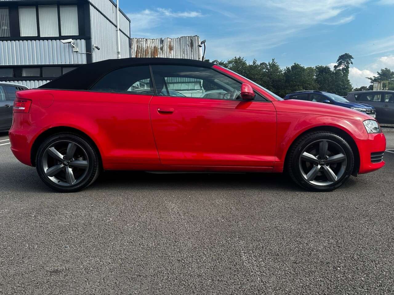 A 2010 AUDI A3 CABRIOLET 1.6 TDI Technik Convertible 2dr Diesel Manual Euro 5 (s/s) (105 ps) A 2010 AUDI A3 CABRIOLET 1.6 TDI Technik Convertible 2dr Diesel Manual Euro 5 (s/s) (105 ps)