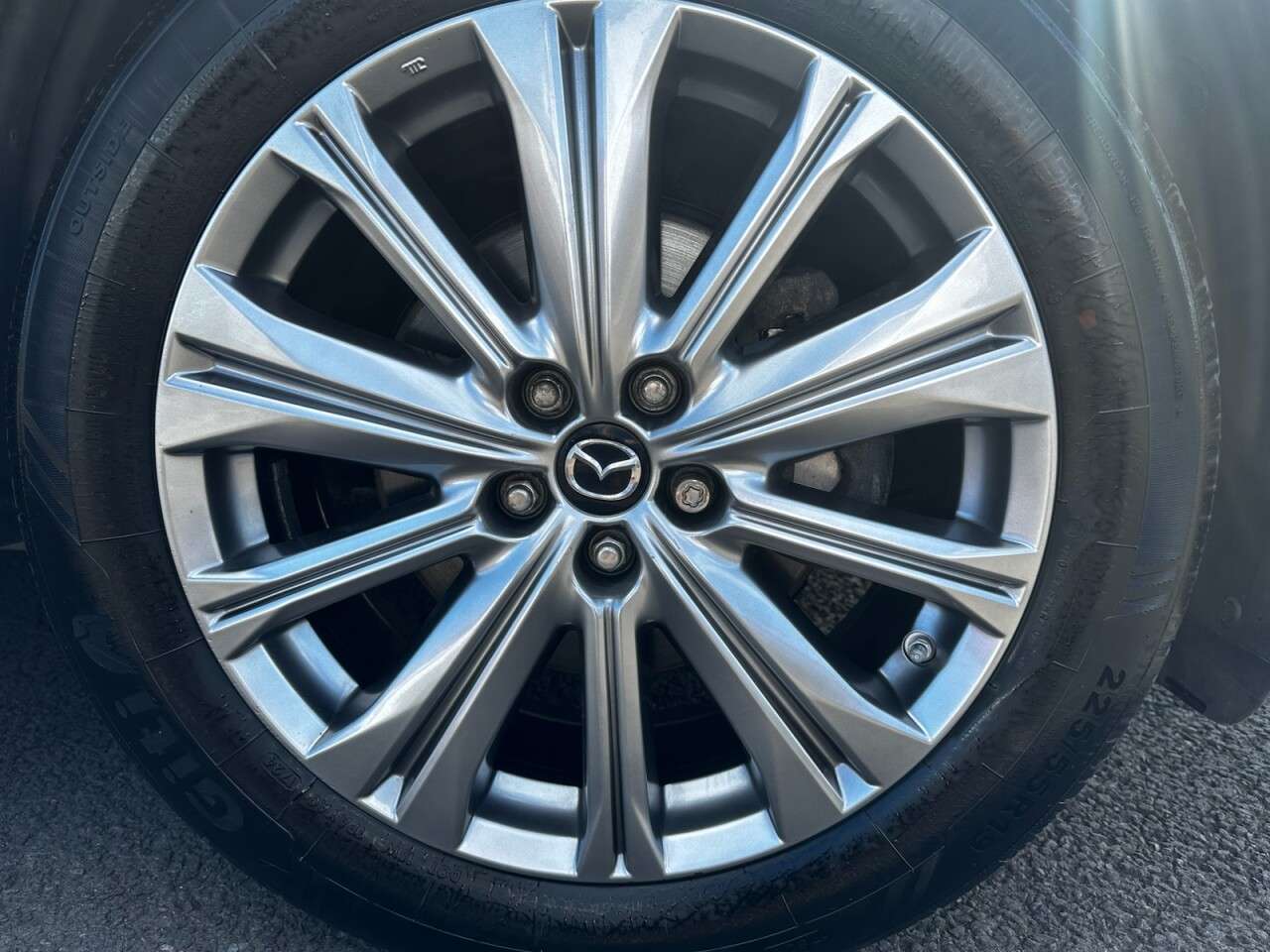 A 2023 MAZDA CX-5 2.2 SKYACTIV-D Takumi SUV 5dr Diesel Manual 4WD Euro 6 (s/s) (184 ps) LEATH A 2023 MAZDA CX-5 2.2 SKYACTIV-D Takumi SUV 5dr Diesel Manual 4WD Euro 6 (s/s) (184 ps) LEATH