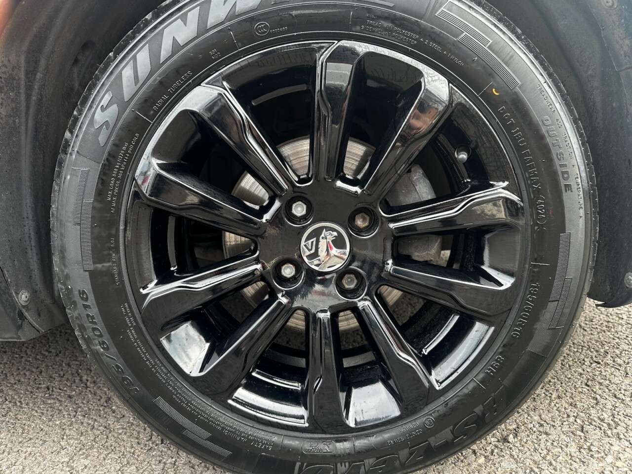 A 2021 VAUXHALL CROSSLAND 1.2 SE SUV 5dr Petrol Manual Euro 6 (s/s) (83 ps) FULL SERVICE HISTORY, APP A 2021 VAUXHALL CROSSLAND 1.2 SE SUV 5dr Petrol Manual Euro 6 (s/s) (83 ps) FULL SERVICE HISTORY, APP