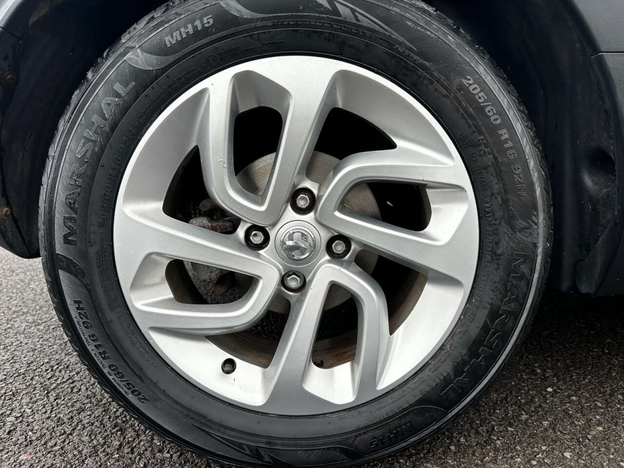 A 2018 VAUXHALL CROSSLAND X 1.2 SE SUV 5dr Petrol Manual Euro 6 (81 ps) BLUETOOTH, DAB RADIO A 2018 VAUXHALL CROSSLAND X 1.2 SE SUV 5dr Petrol Manual Euro 6 (81 ps) BLUETOOTH, DAB RADIO