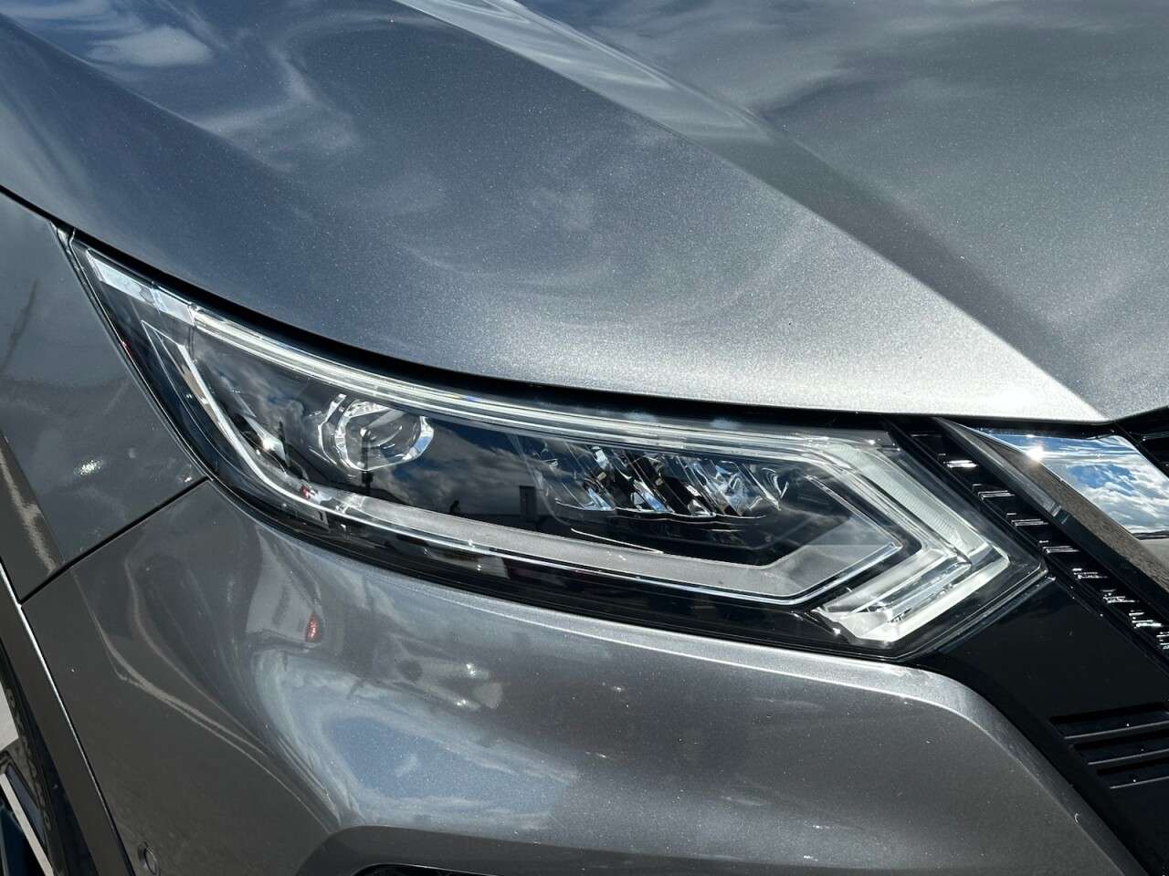 A 2017 NISSAN QASHQAI 1.6 dCi Tekna SUV 5dr Diesel Manual 4WD Euro 6 (s/s) (130 ps) GOOD SERVICE A 2017 NISSAN QASHQAI 1.6 dCi Tekna SUV 5dr Diesel Manual 4WD Euro 6 (s/s) (130 ps) GOOD SERVICE