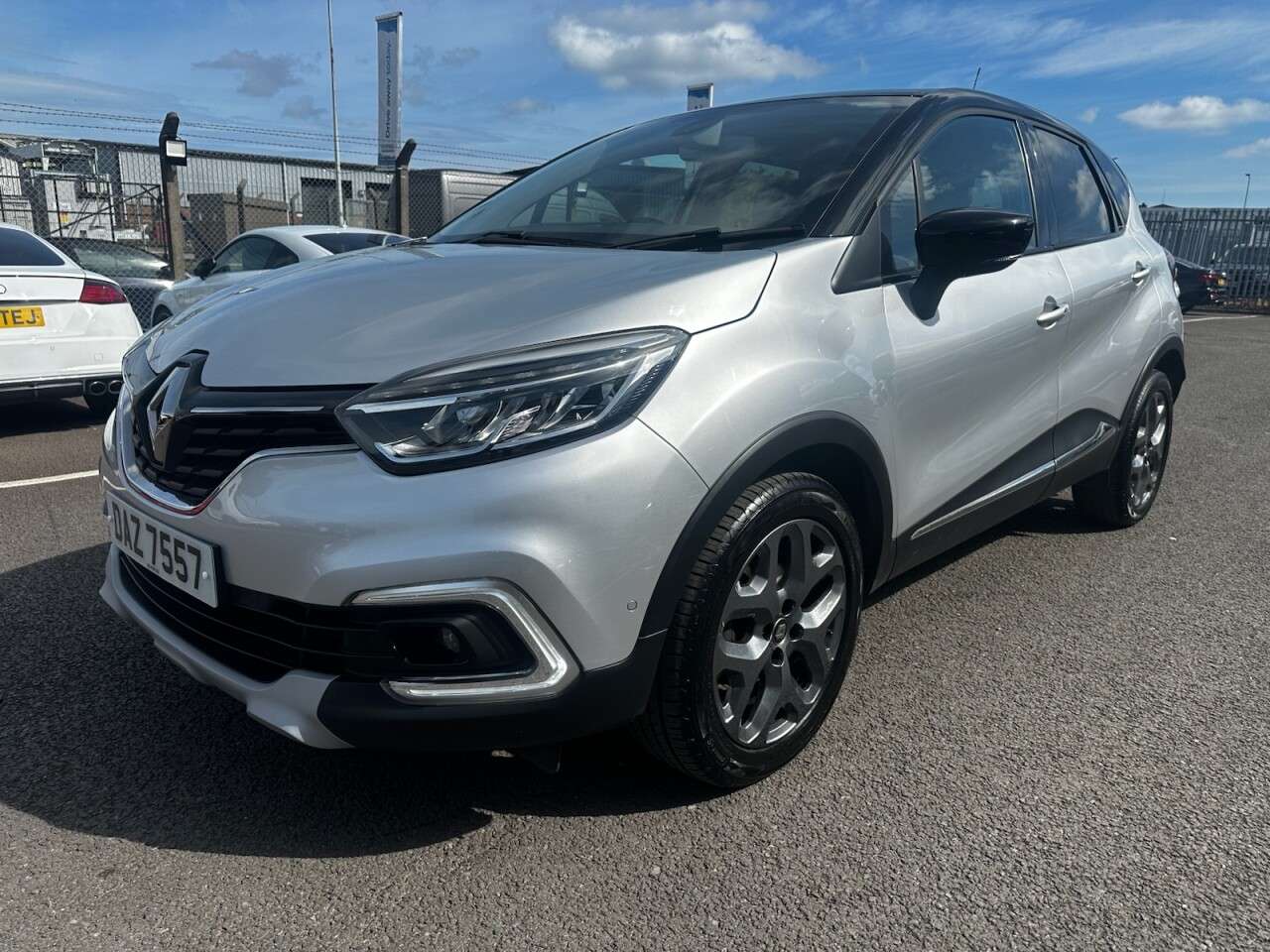 A 2019 RENAULT CAPTUR 1.5 dCi ENERGY GT Line SUV 5dr Diesel EDC Euro 6 (s/s) (90 ps) HEATED SEATS A 2019 RENAULT CAPTUR 1.5 dCi ENERGY GT Line SUV 5dr Diesel EDC Euro 6 (s/s) (90 ps) HEATED SEATS