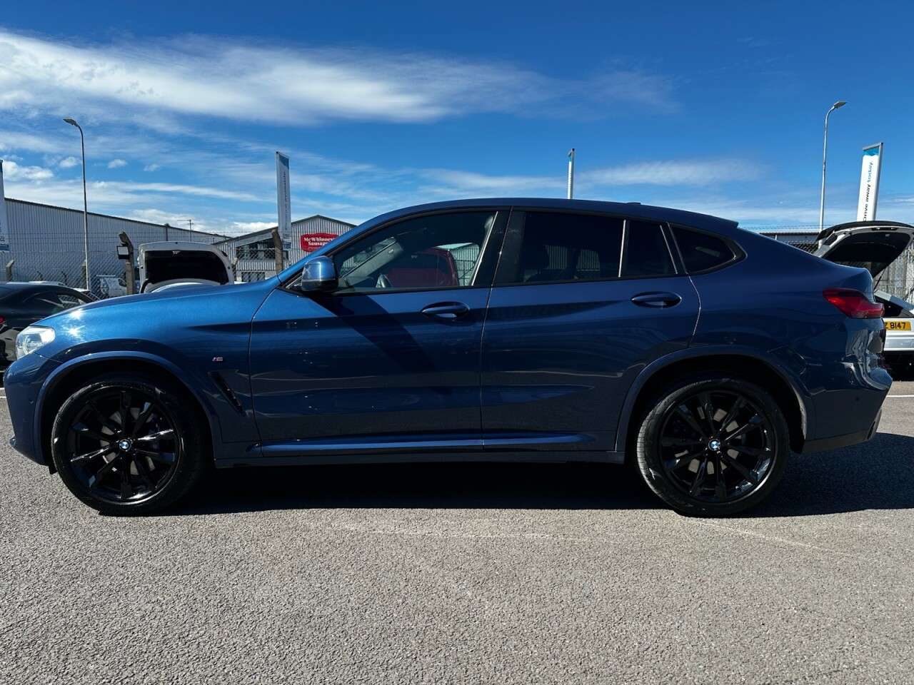 A 2019 BMW X4 2.0 20d M Sport SUV 5dr Diesel Auto xDrive Euro 6 (s/s) (190 ps) LEATHER IN A 2019 BMW X4 2.0 20d M Sport SUV 5dr Diesel Auto xDrive Euro 6 (s/s) (190 ps) LEATHER IN