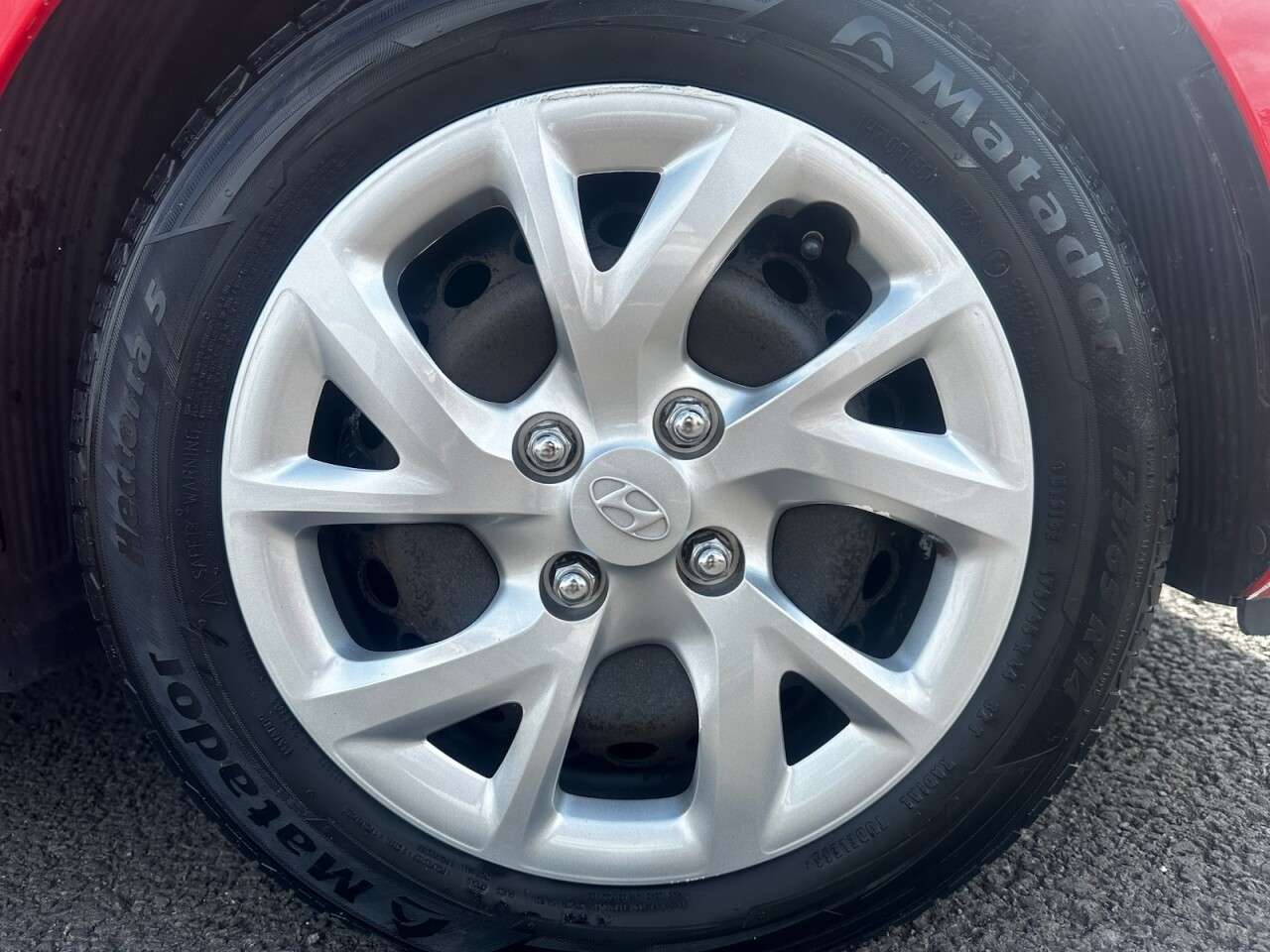 A 2019 HYUNDAI I10 1.0 SE Hatchback 5dr Petrol Manual Euro 6 (67 ps) GOOD SERVICE HISTORY, DAB A 2019 HYUNDAI I10 1.0 SE Hatchback 5dr Petrol Manual Euro 6 (67 ps) GOOD SERVICE HISTORY, DAB