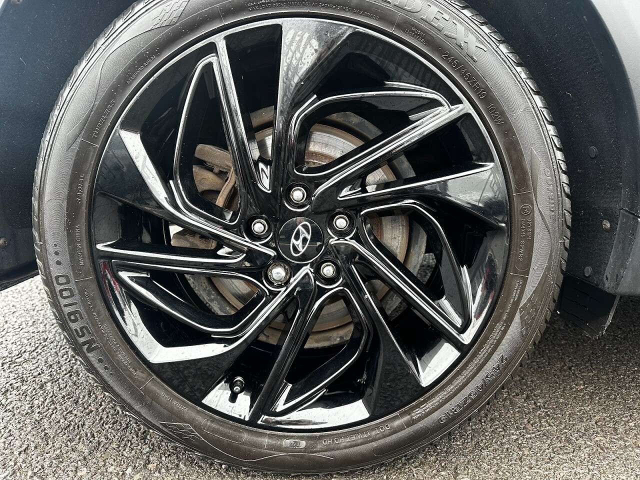 A 2019 HYUNDAI TUCSON 1.6 T-GDi Premium SE SUV 5dr Petrol Manual Euro 6 (s/s) (177 ps) HEATED SEA A 2019 HYUNDAI TUCSON 1.6 T-GDi Premium SE SUV 5dr Petrol Manual Euro 6 (s/s) (177 ps) HEATED SEA