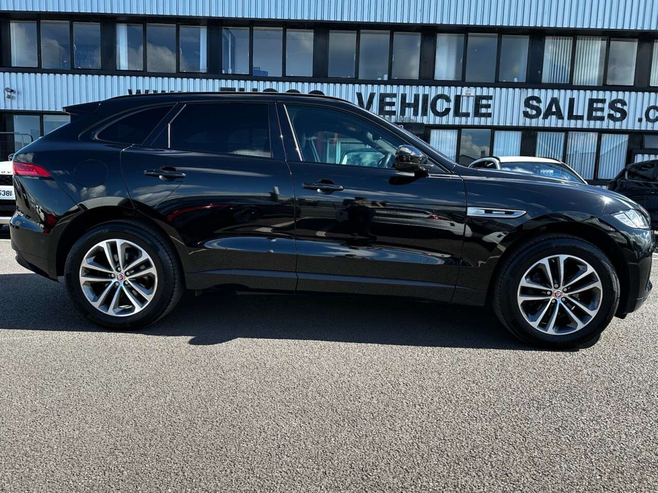 A 2018 JAGUAR F-PACE 2.0 D180 R-Sport SUV 5dr Diesel Auto Euro 6 (s/s) (180 ps) LEATHER INTERIOR A 2018 JAGUAR F-PACE 2.0 D180 R-Sport SUV 5dr Diesel Auto Euro 6 (s/s) (180 ps) LEATHER INTERIOR