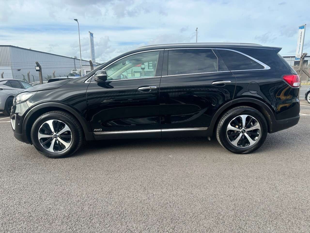 A 2015 KIA SORENTO 2.2 CRDi KX-4 SUV 5dr Diesel Auto AWD Euro 6 (197 bhp) A 2015 KIA SORENTO 2.2 CRDi KX-4 SUV 5dr Diesel Auto AWD Euro 6 (197 bhp)