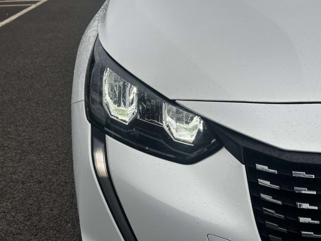 A 2022 PEUGEOT 208 1.5 BlueHDi Allure Premium Hatchback 5dr Diesel Manual Euro 6 (s/s) (100 ps A 2022 PEUGEOT 208 1.5 BlueHDi Allure Premium Hatchback 5dr Diesel Manual Euro 6 (s/s) (100 ps