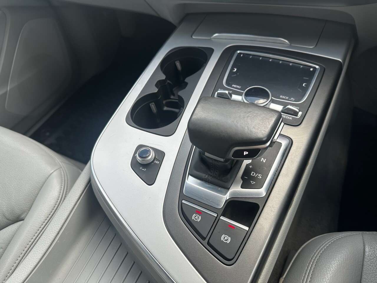 2017 AUDI Q7 2017 AUDI Q7