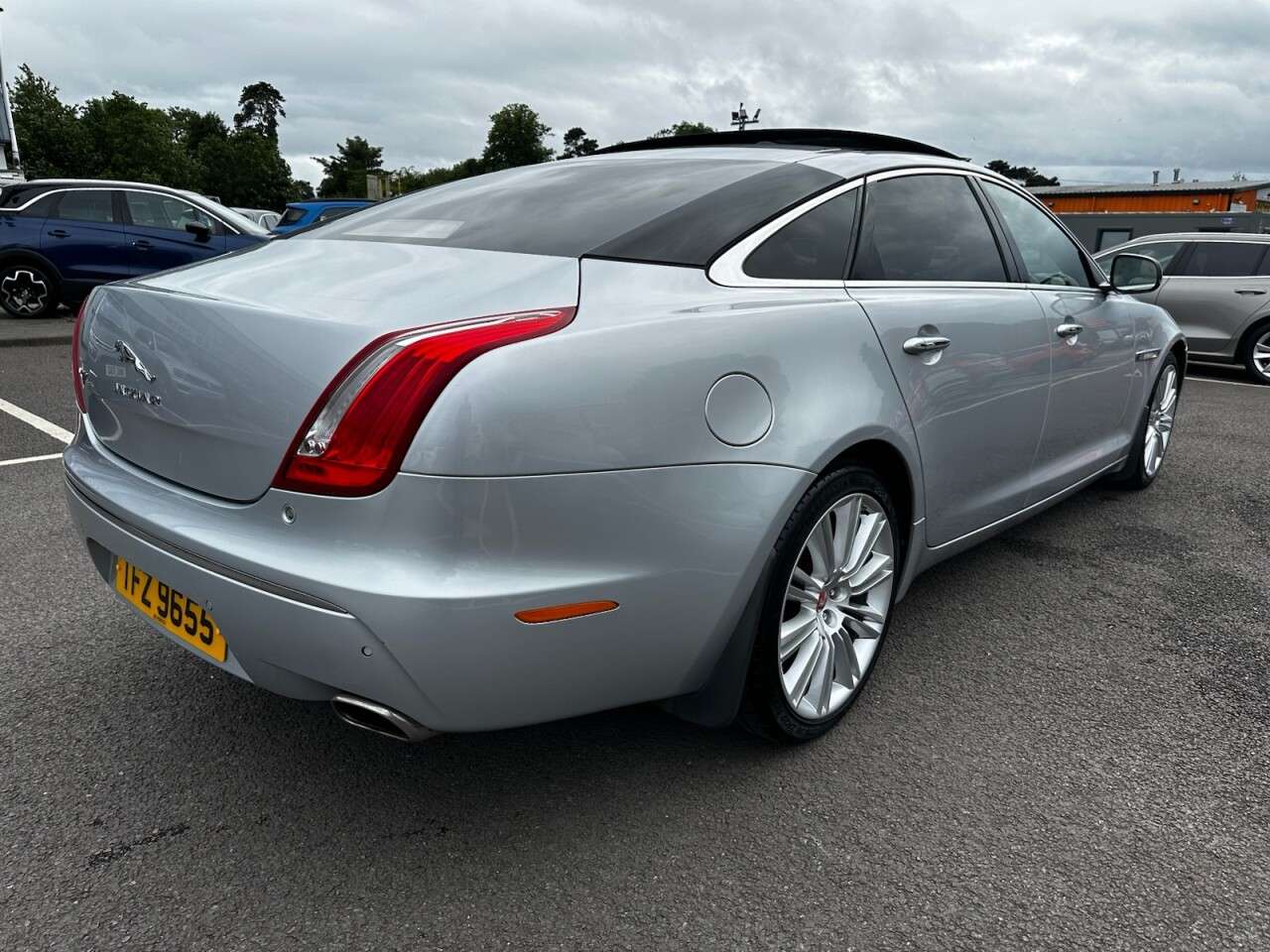 2012 JAGUAR XJ 2012 JAGUAR XJ