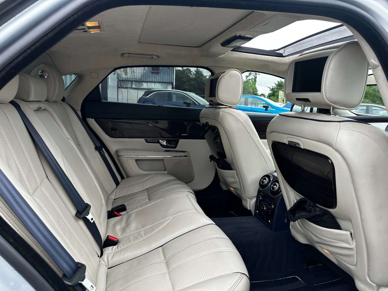 2012 JAGUAR XJ 2012 JAGUAR XJ