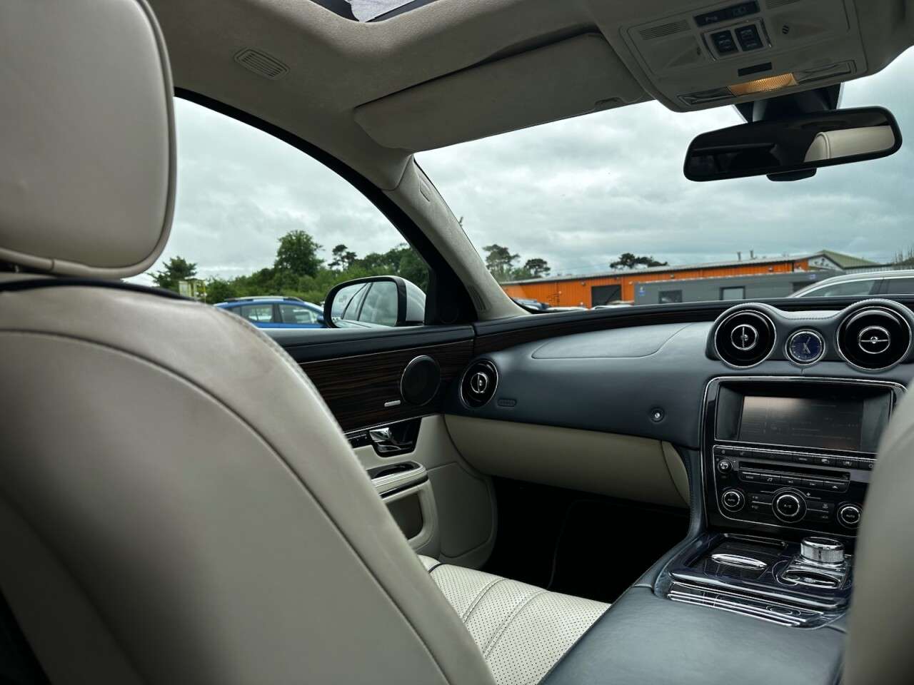 2012 JAGUAR XJ 2012 JAGUAR XJ
