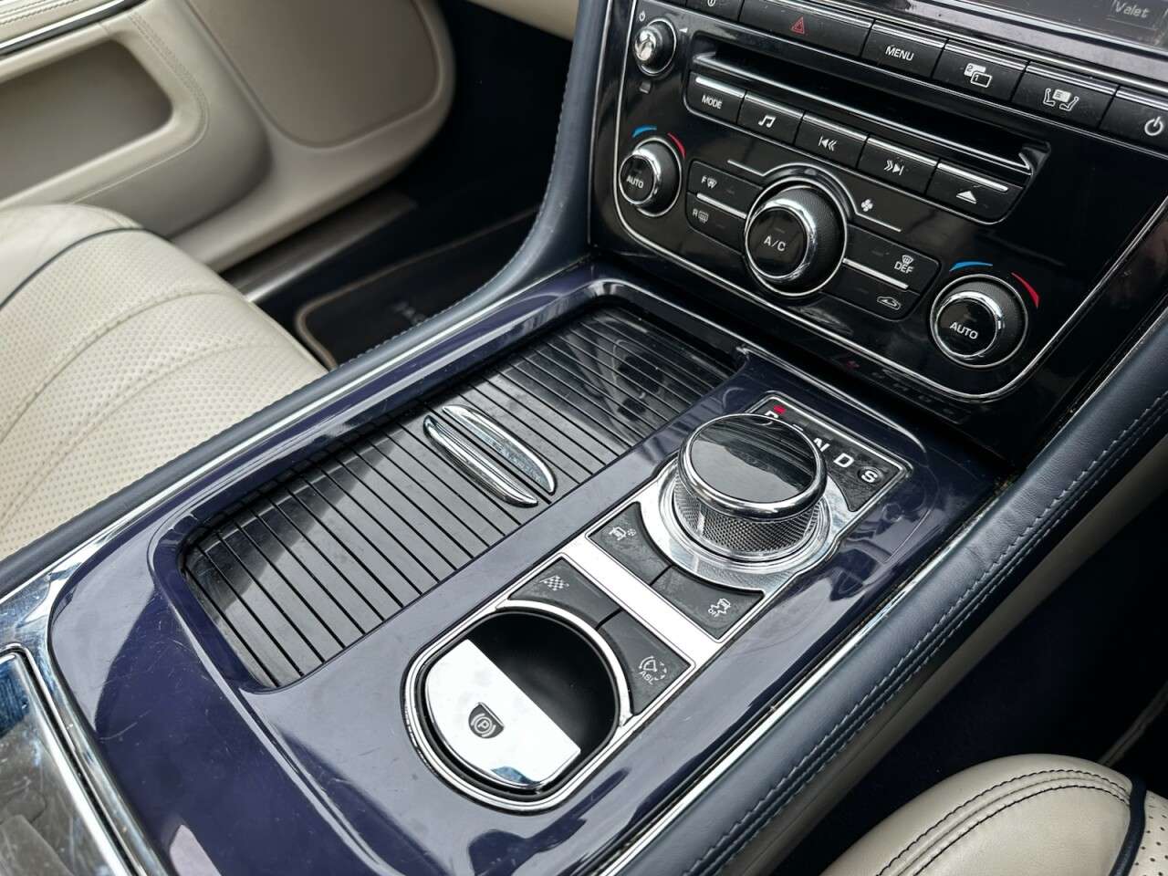 2012 JAGUAR XJ 2012 JAGUAR XJ