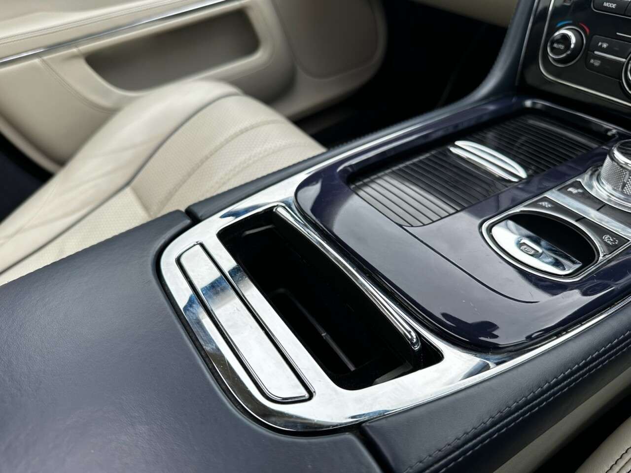 2012 JAGUAR XJ 2012 JAGUAR XJ