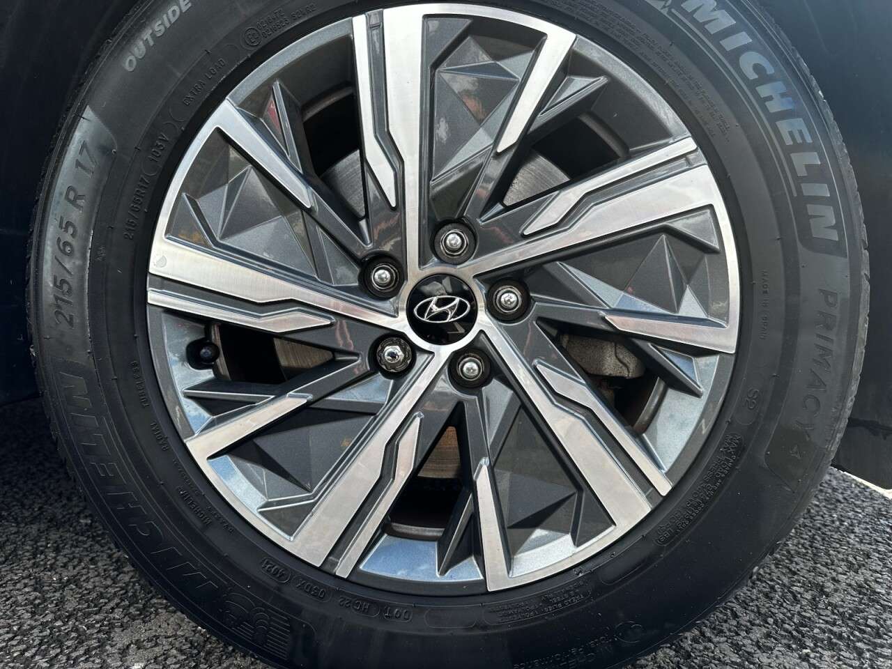 A 2022 HYUNDAI TUCSON 1.6 T-GDi MHEV SE Connect SUV 5dr Petrol Hybrid DCT Euro 6 (s/s) (150 ps) F A 2022 HYUNDAI TUCSON 1.6 T-GDi MHEV SE Connect SUV 5dr Petrol Hybrid DCT Euro 6 (s/s) (150 ps) F
