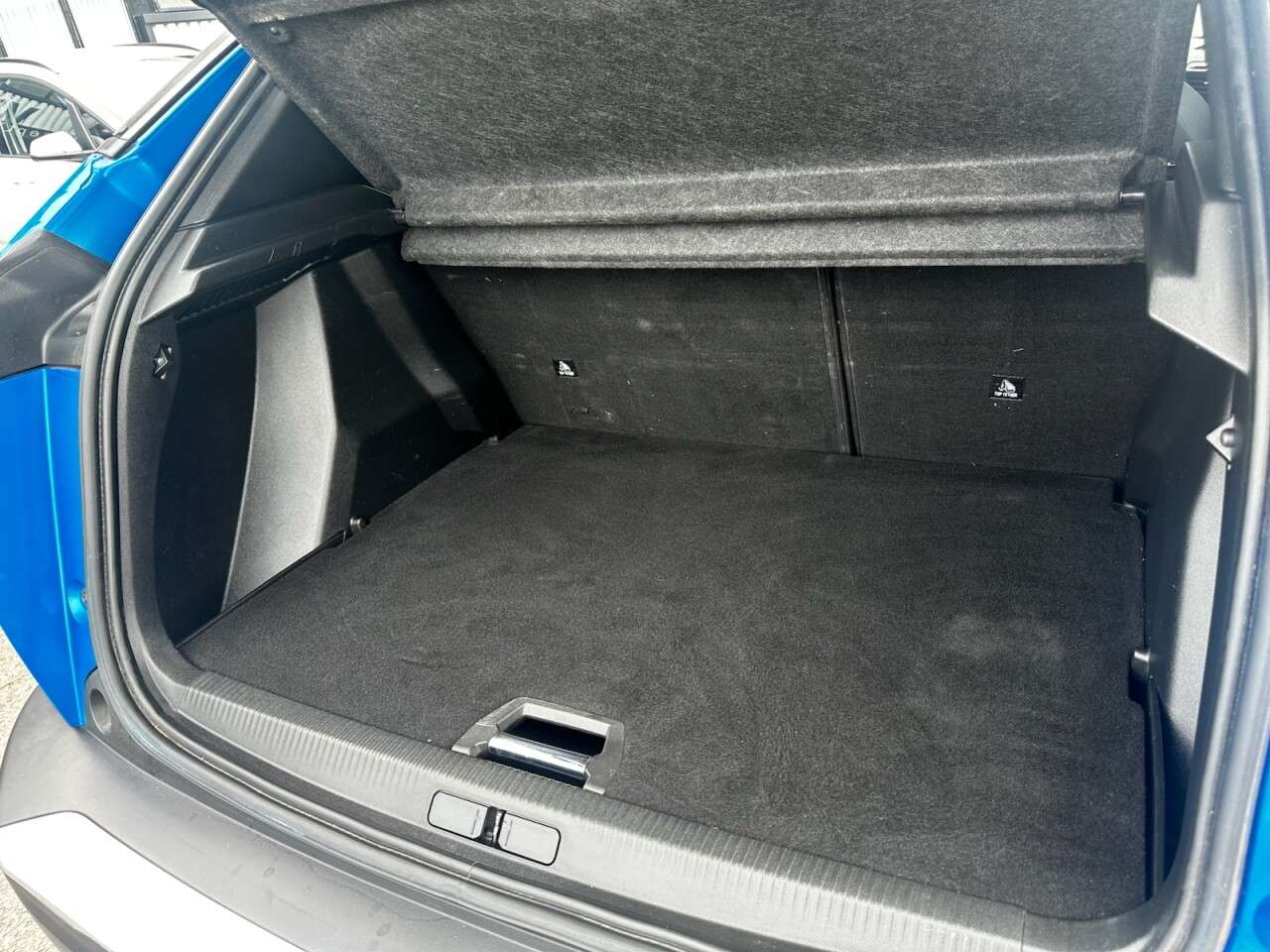 2022 PEUGEOT 2008 2022 PEUGEOT 2008