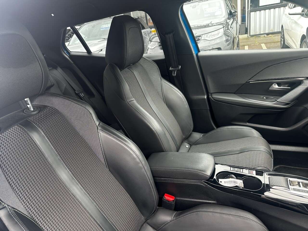 2022 PEUGEOT 2008 2022 PEUGEOT 2008