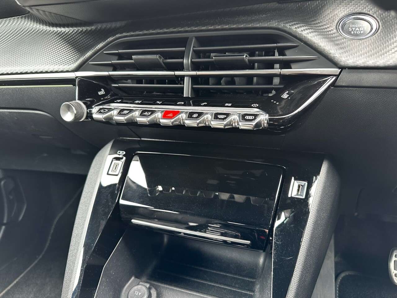2022 PEUGEOT 2008 2022 PEUGEOT 2008