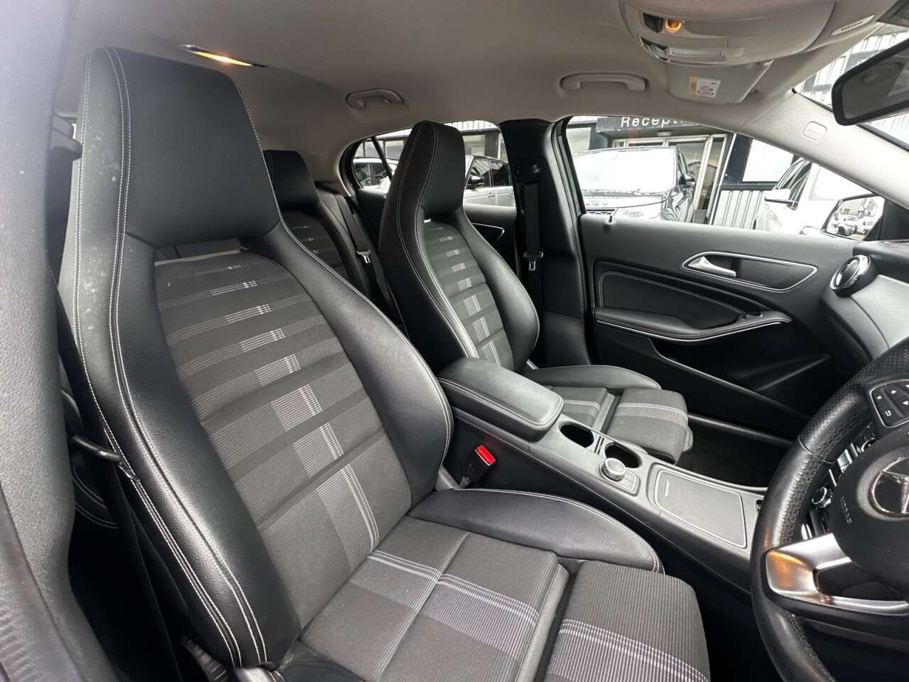2020 MERCEDES-BENZ 180 2020 MERCEDES-BENZ 180