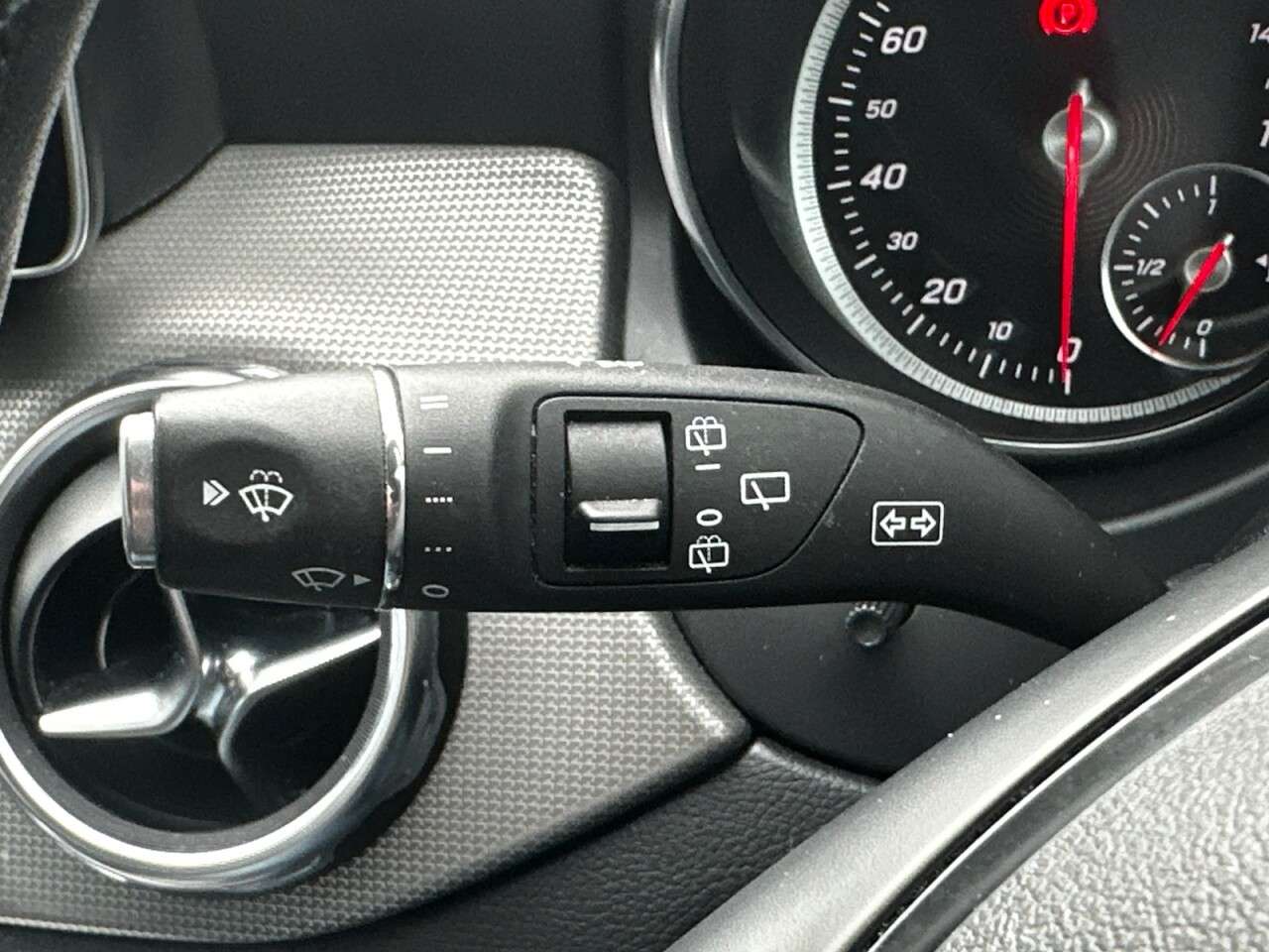 2020 MERCEDES-BENZ 180 2020 MERCEDES-BENZ 180