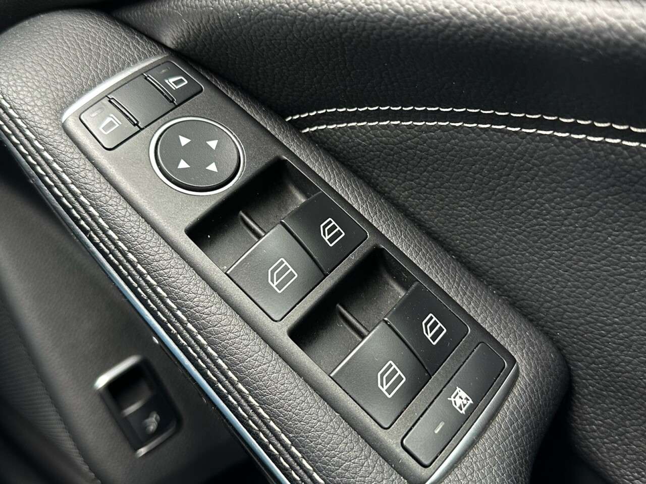 2017 MERCEDES-BENZ 180 2017 MERCEDES-BENZ 180