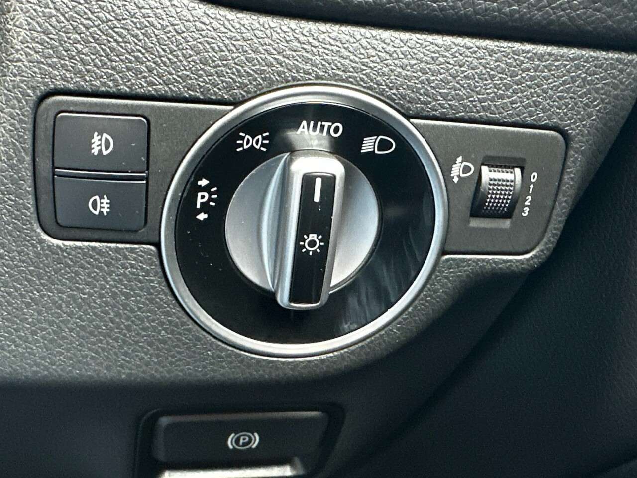 2017 MERCEDES-BENZ 180 2017 MERCEDES-BENZ 180