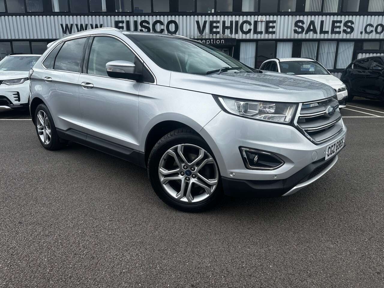 A 2016 FORD EDGE 2.0 TDCi Titanium SUV 5dr Diesel Manual AWD Euro 6 (s/s) (180 ps) REVERSING A 2016 FORD EDGE 2.0 TDCi Titanium SUV 5dr Diesel Manual AWD Euro 6 (s/s) (180 ps) REVERSING