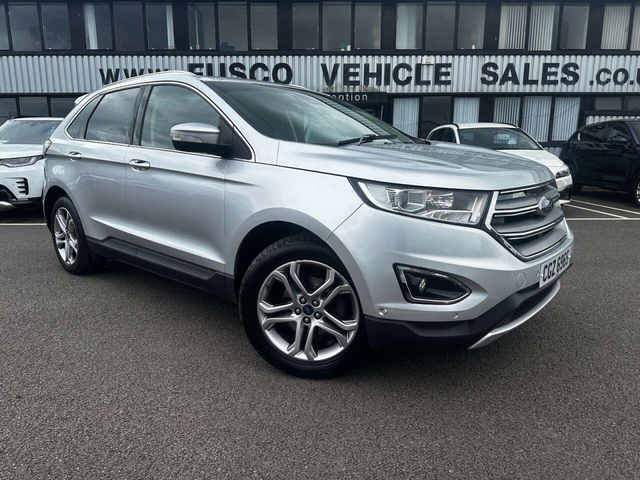 A 2016 FORD EDGE 2.0 TDCi Titanium SUV 5dr Diesel Manual AWD Euro 6 (s/s) (180 ps) REVERSING A 2016 FORD EDGE 2.0 TDCi Titanium SUV 5dr Diesel Manual AWD Euro 6 (s/s) (180 ps) REVERSING