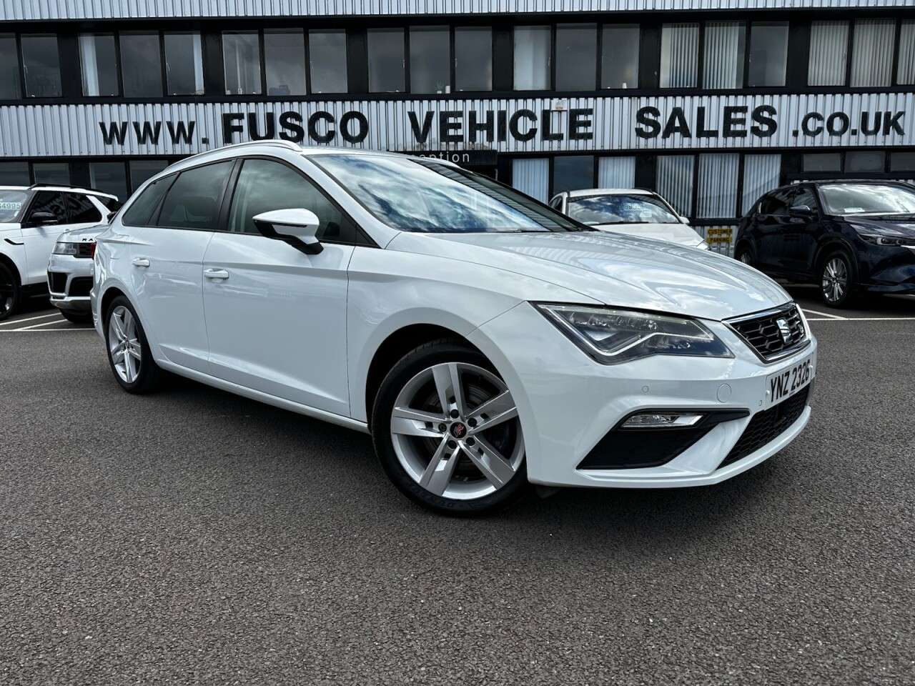 A 2018 SEAT LEON 2.0 TSI FR Sport ST 5dr Petrol DSG Euro 6 (s/s) (190 ps) APPLE CARPLAY, AND A 2018 SEAT LEON 2.0 TSI FR Sport ST 5dr Petrol DSG Euro 6 (s/s) (190 ps) APPLE CARPLAY, AND