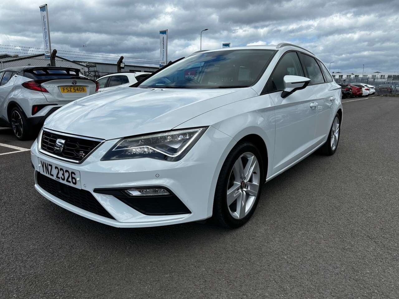 A 2018 SEAT LEON 2.0 TSI FR Sport ST 5dr Petrol DSG Euro 6 (s/s) (190 ps) APPLE CARPLAY, AND A 2018 SEAT LEON 2.0 TSI FR Sport ST 5dr Petrol DSG Euro 6 (s/s) (190 ps) APPLE CARPLAY, AND